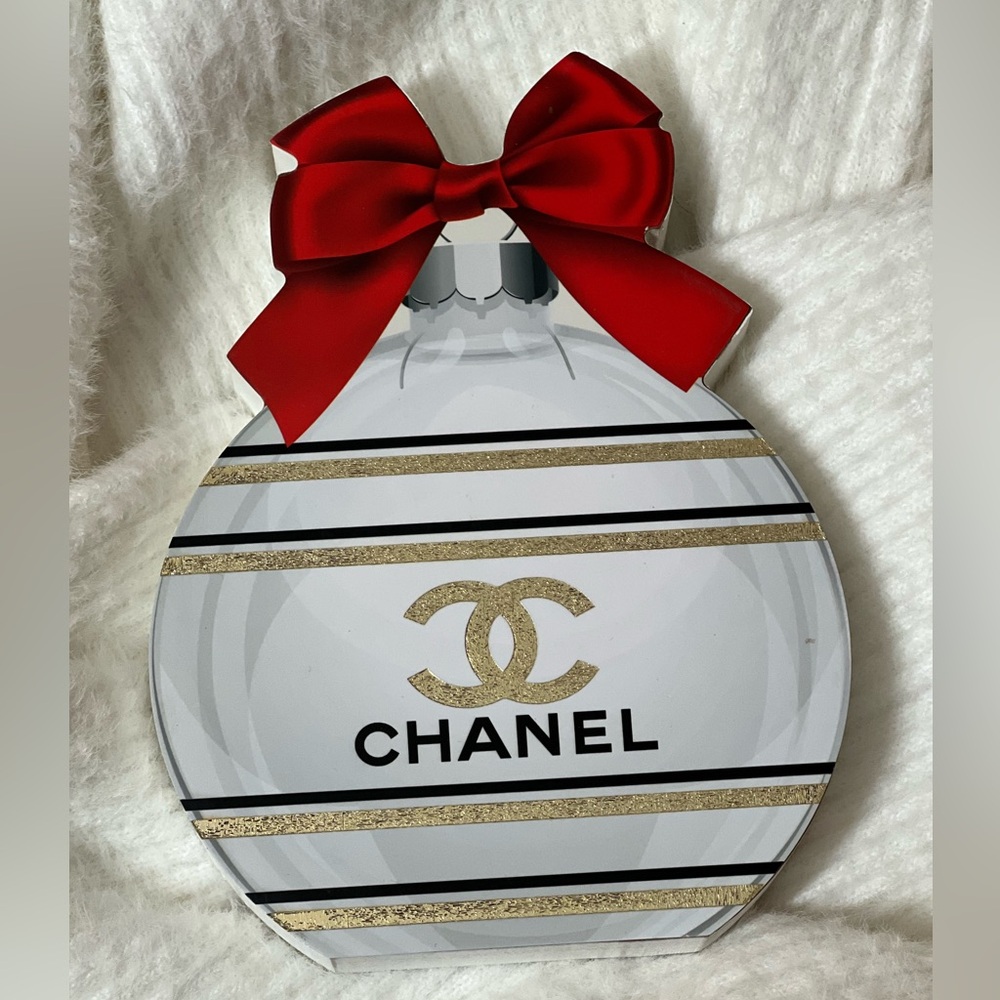 Chanel ornament design decor display